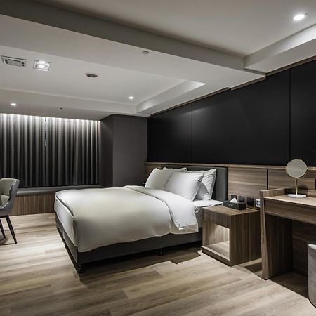 Autumn Willow Hotel Taizhong Zewnętrze zdjęcie