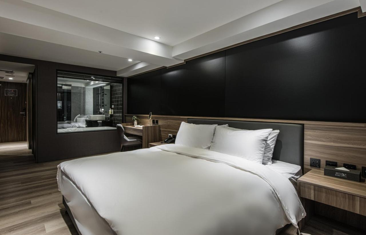 Autumn Willow Hotel Taizhong Zewnętrze zdjęcie