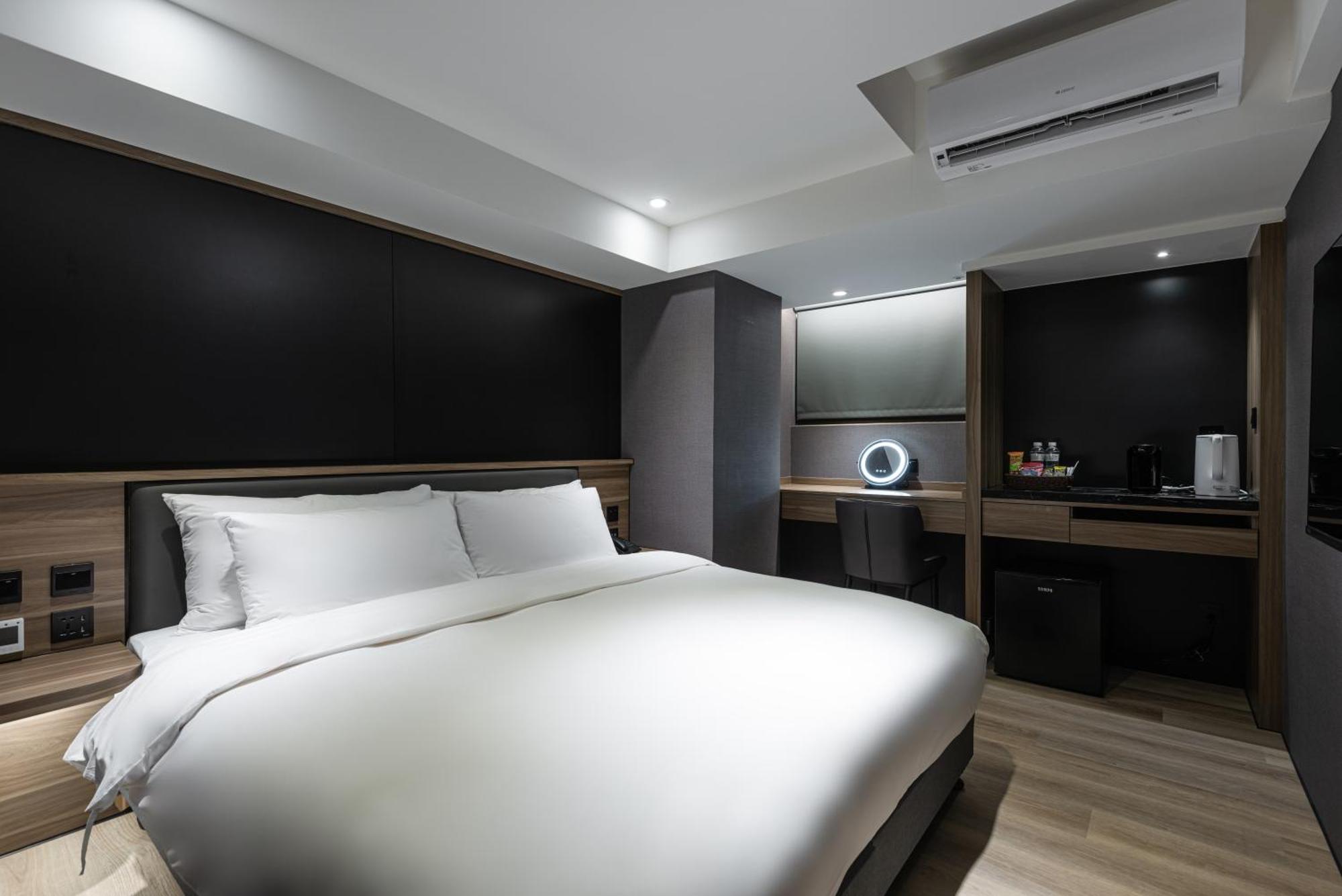Autumn Willow Hotel Taizhong Zewnętrze zdjęcie