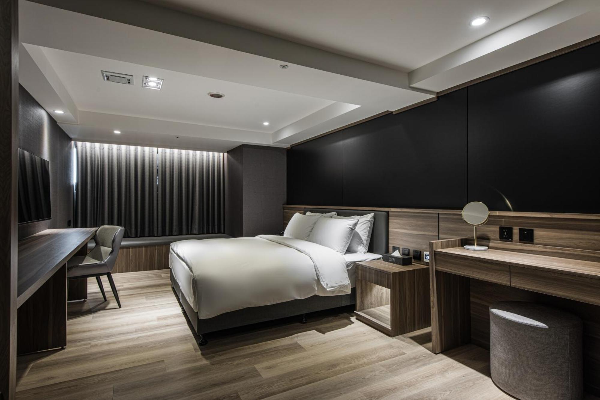 Autumn Willow Hotel Taizhong Zewnętrze zdjęcie
